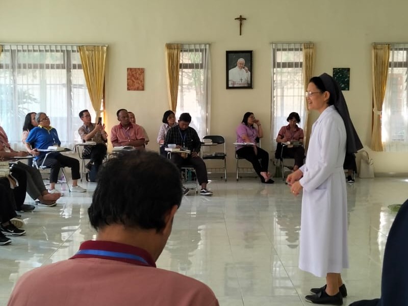 KEGIATAN RETRET GURU DAN KARYAWAN  SD KATOLIK FRANSISKUS XAVERIUS