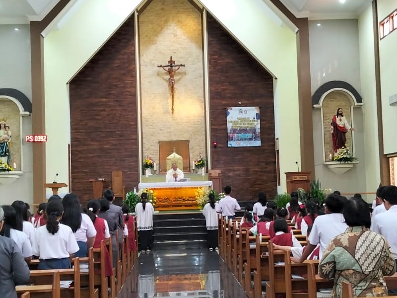 MISA NATAL TAHUN 2025 DAN TAHUN BARU 2026