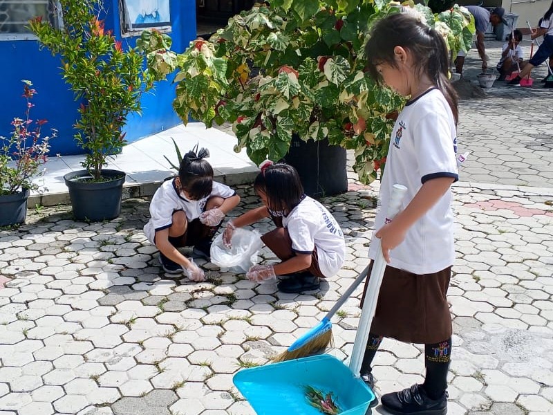 Kegiatan Jumat Bersih